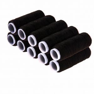 bobine de fil à coudre noir